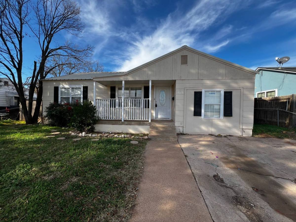 House for rent at 1615 Woodruff, Sweetwater, TX 79556