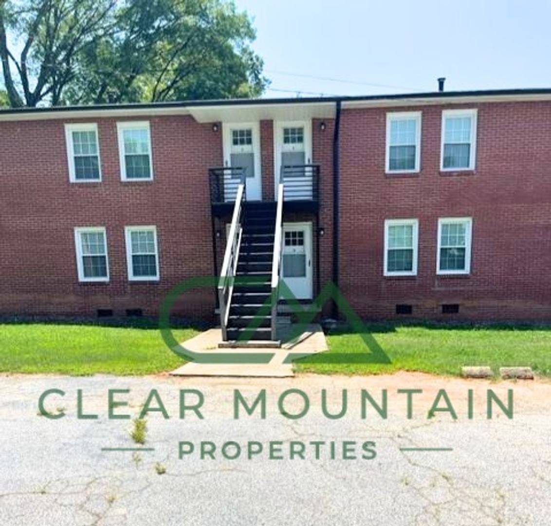 Townhouse for rent at 411 Hagood St #2B, Greenville, SC 29601