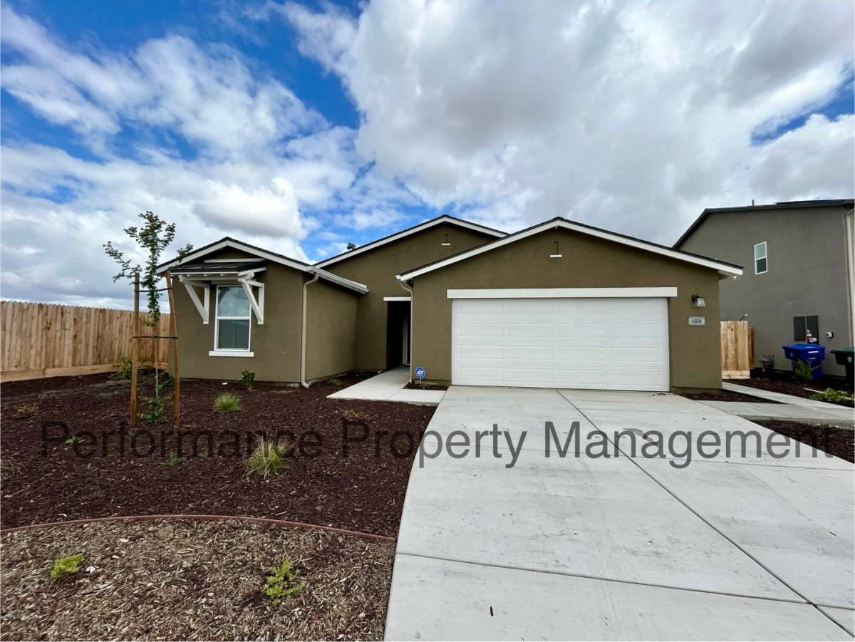 House for rent at 6104 Caruso Ave, Bakersfield, CA 93313
