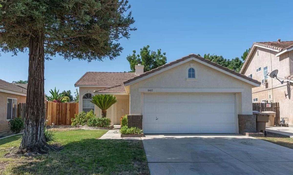 House for rent at 8401 Hemlock Court, Bakersfield, CA 93311