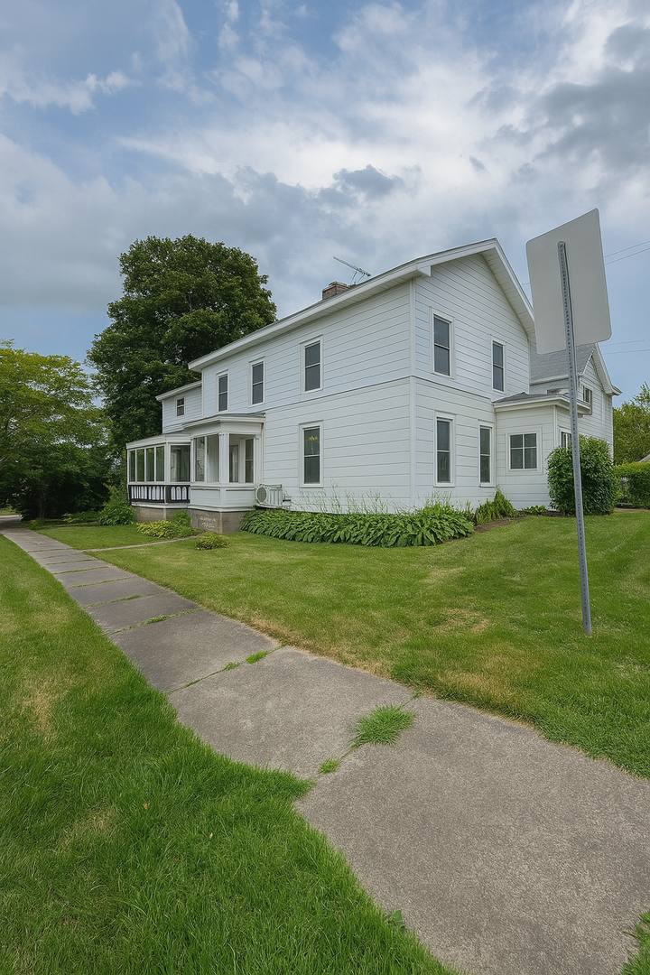 Apartment for rent at 291 W Second St, Minetto, NY 13115