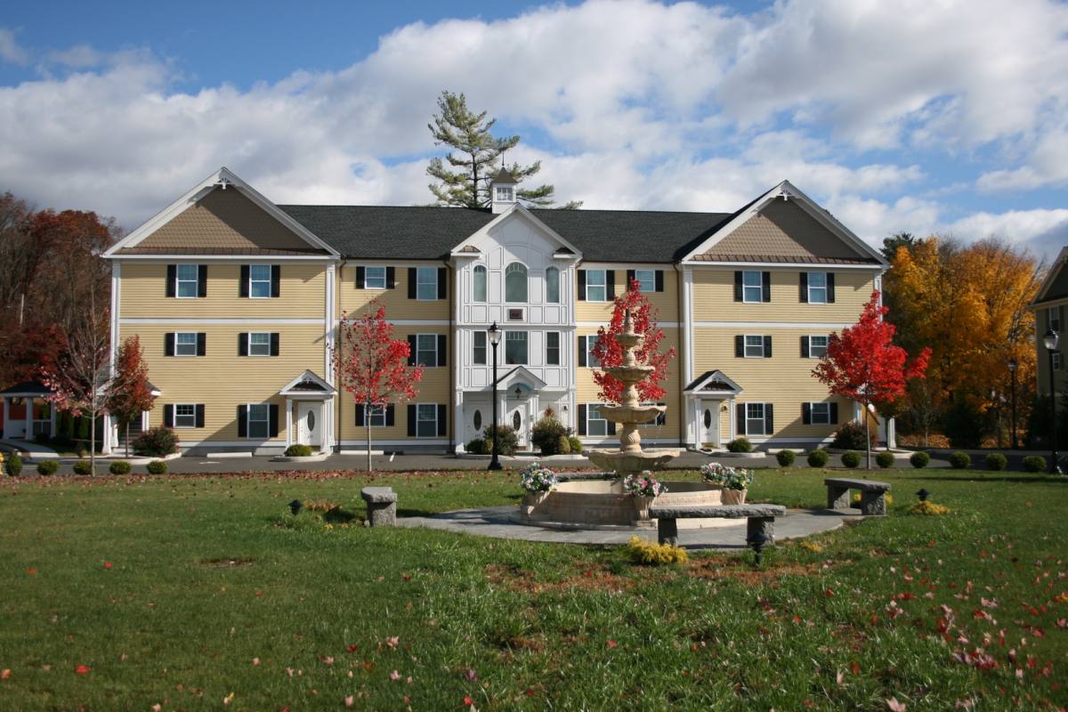 128 Osborne St, Danbury, CT 06810