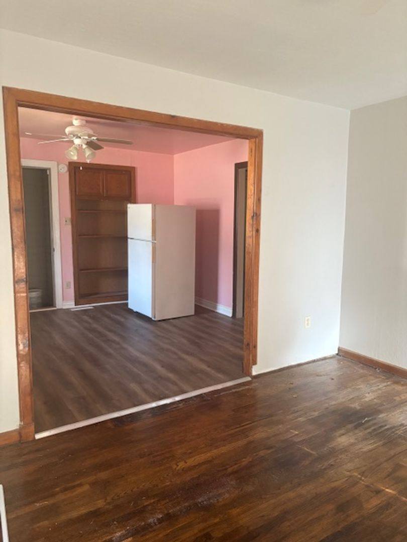 House for rent at 432 Baker St, Salina, KS 67401