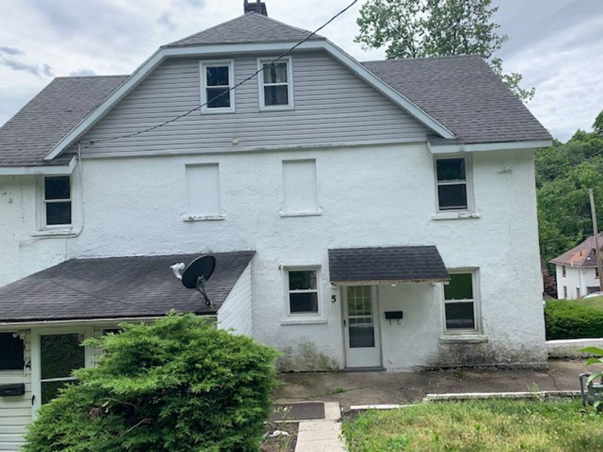 Apartment for rent at 4-5 Cox St, Johnstown, PA 15905