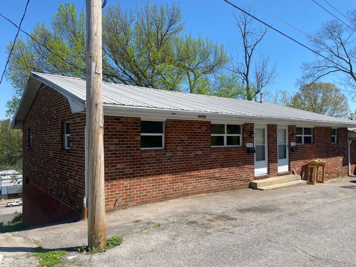 Apartment for rent at 146-152 Riverview St, Newport, TN 37821