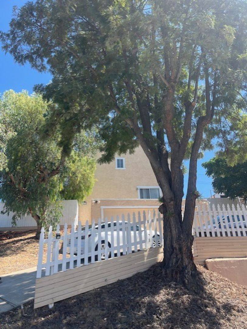 House for rent at 16518 Smith Ave, Lake Elsinore, CA 92530