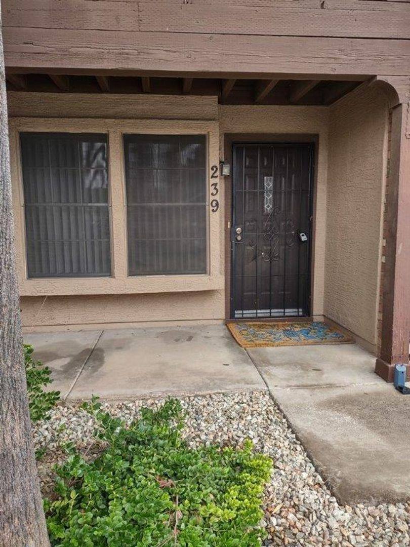 House for rent at 7977 W Wacker Rd, Peoria, AZ 85381
