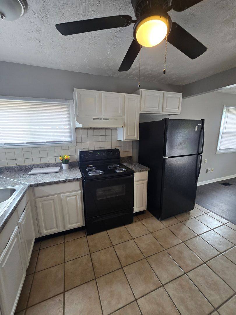 Apartment for rent at 782-784 Derrer Rd, Columbus, OH 43204