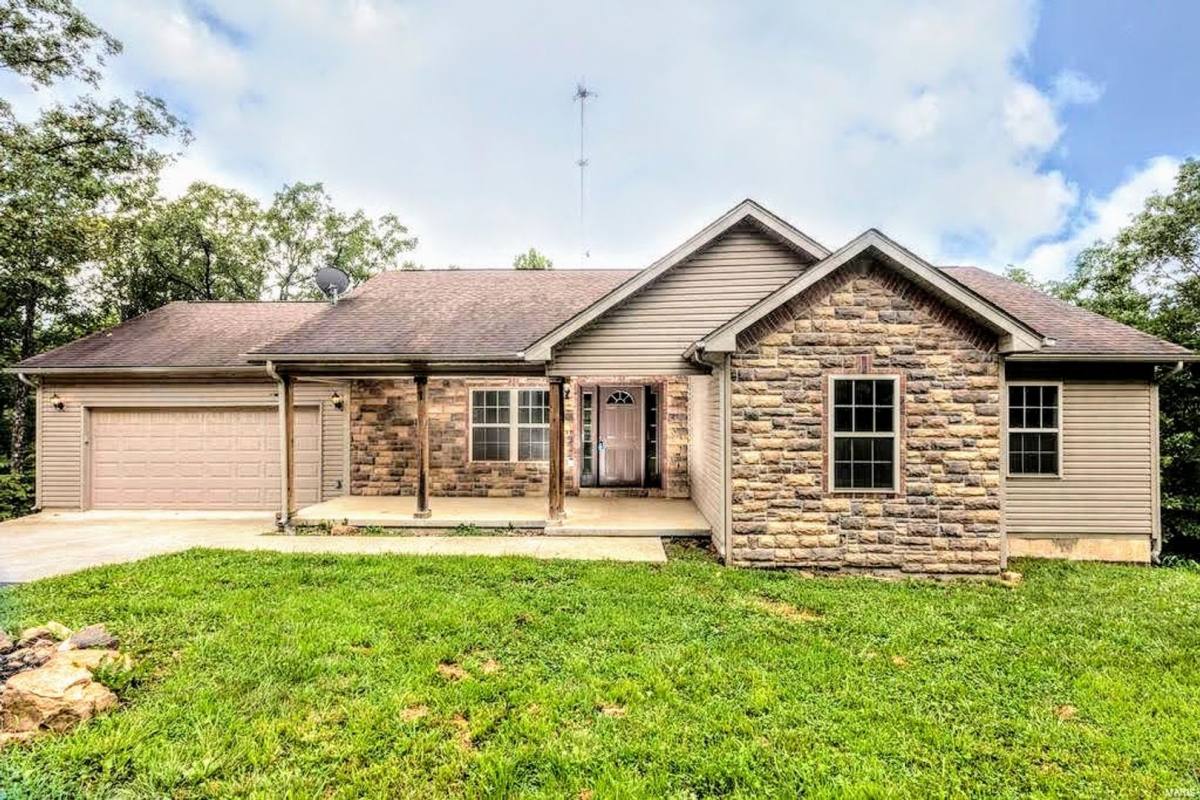 House for rent at 21619 Lakeshore, Waynesville, MO 65583