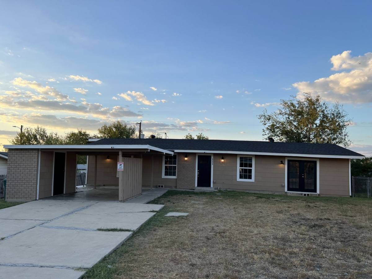 Townhouse for rent at 111 Hidden Valley Dr, San Antonio, TX 78227