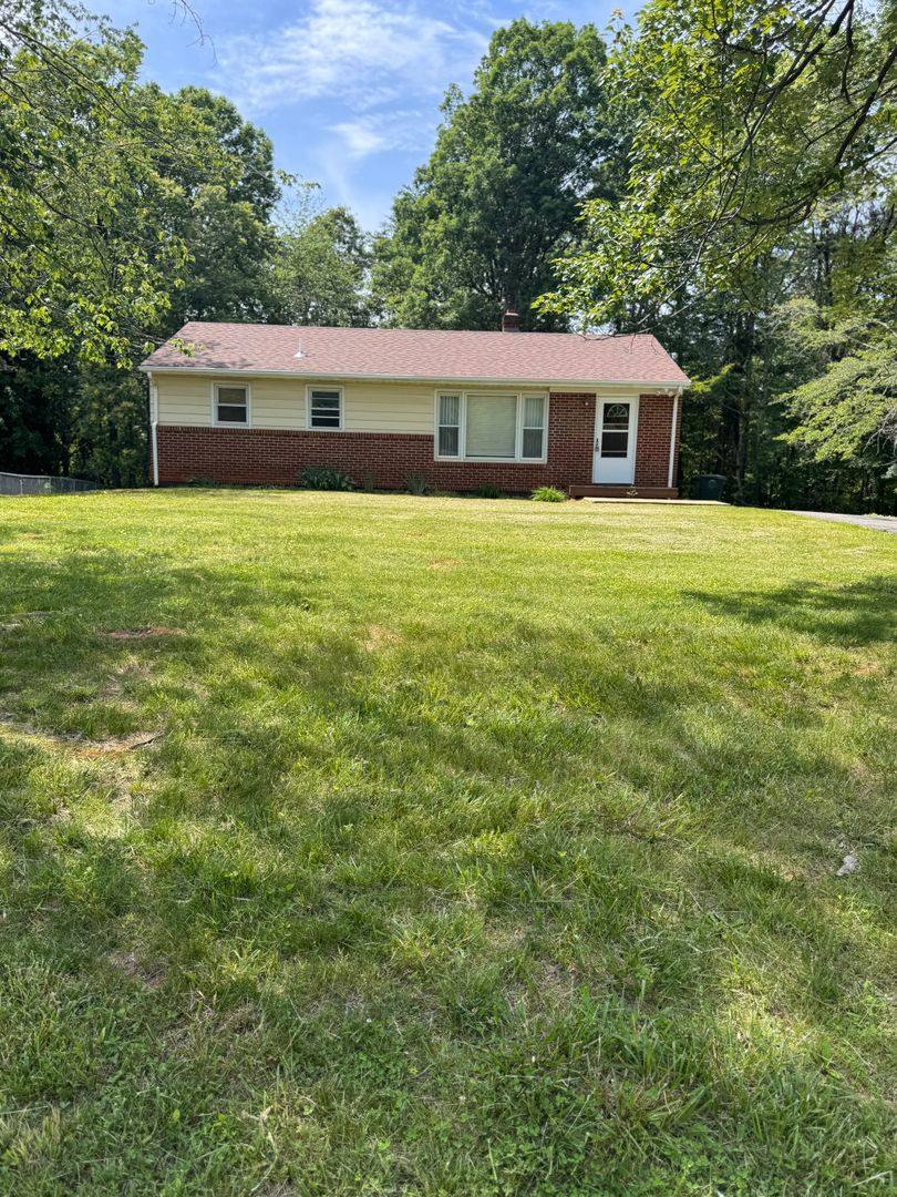 House for rent at 1219 Grove Rd, Lynchburg, VA 24502