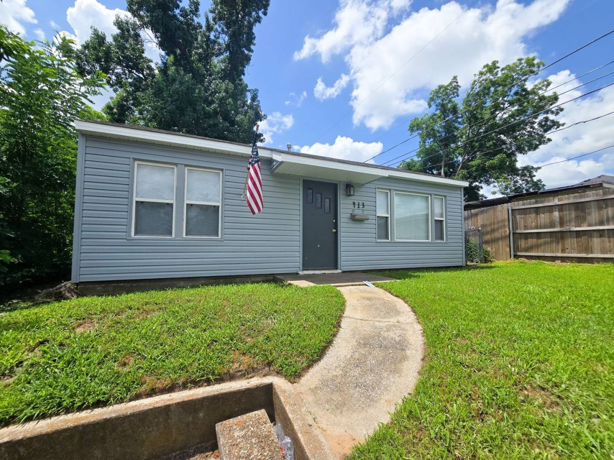 House for rent at 413 W Burns St, Shawnee, OK 74801