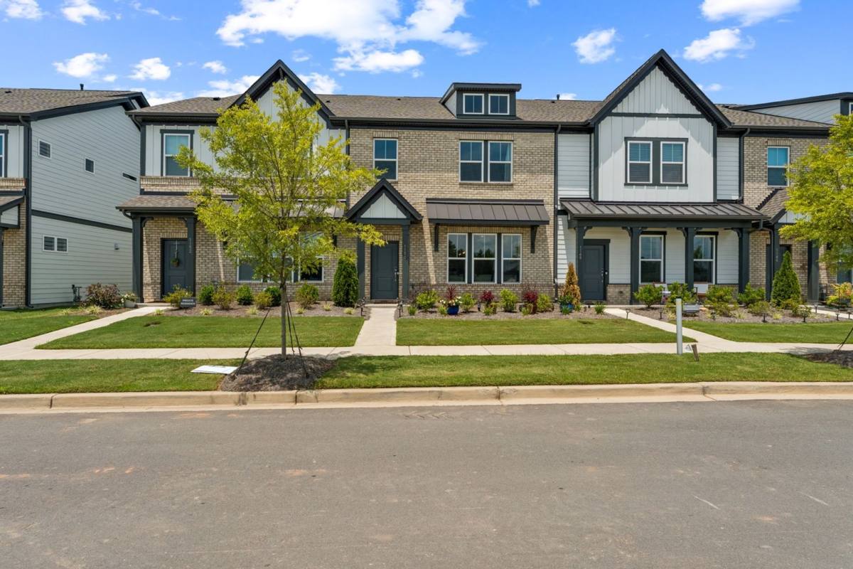 Townhouse for rent at 1150 Lost Cove Rd, Fort Mill, SC 29707