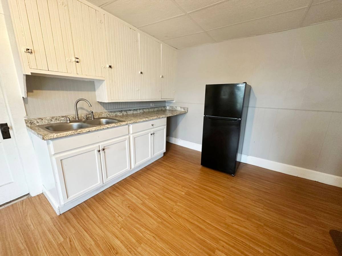 Apartment for rent at 113 Spruce St, Leominster, MA 01453