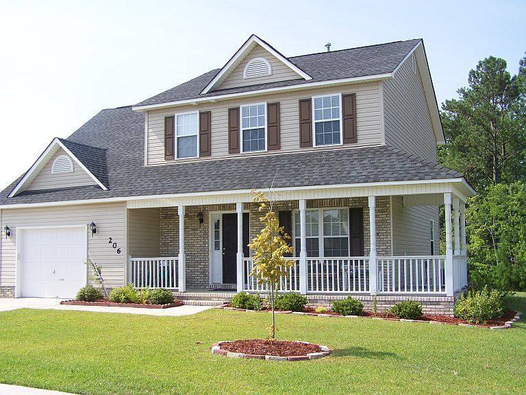 House for rent at 206 Edgefield Dr, Jacksonville, NC 28546