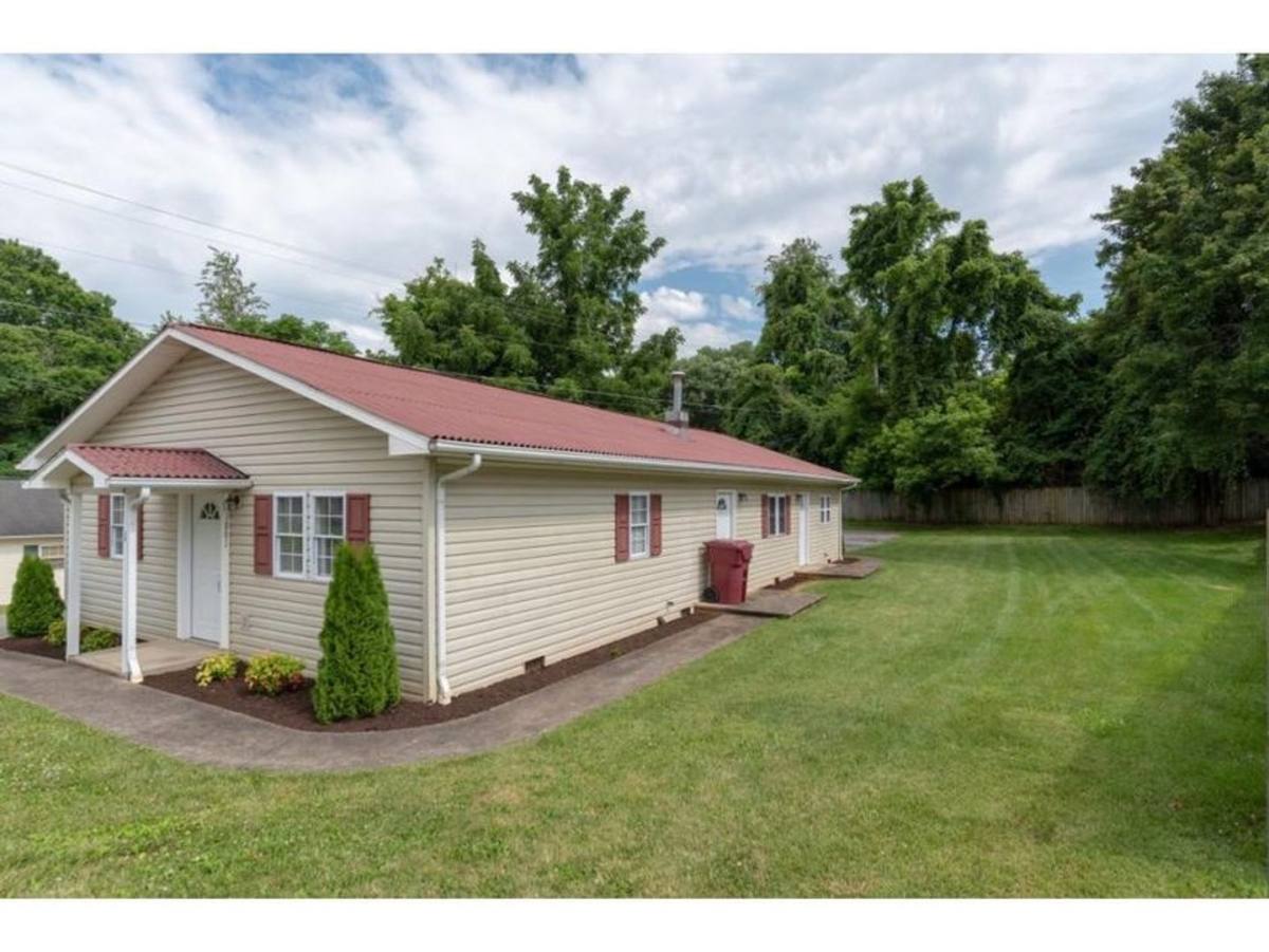 Apartment for rent at 1801 Indian Ridge Rd, Johnson City, TN 37604