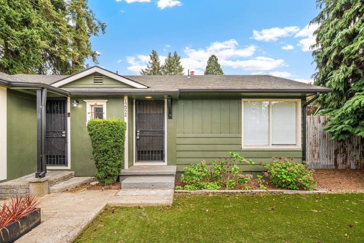 Apartment for rent at 12924-12928 E Burnside St, Portland, OR 97233