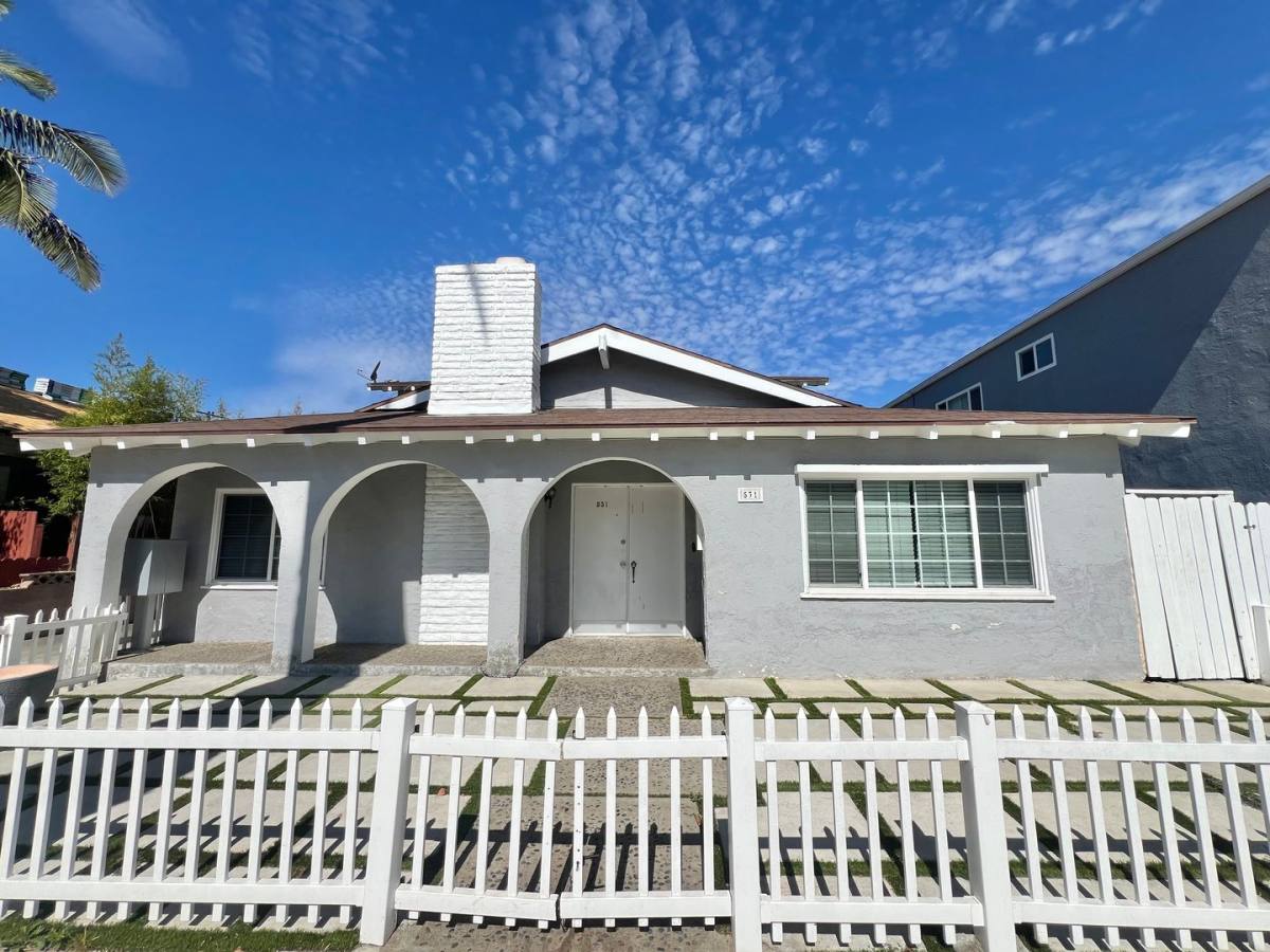 Apartment for rent at 531 Coronado Ave, Long Beach, CA 90814