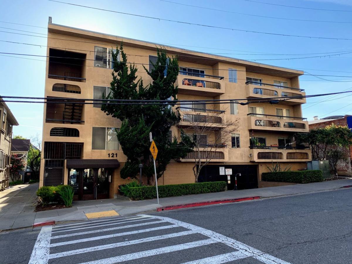 Apartment for rent at 121 41st St, Oakland, CA 94611