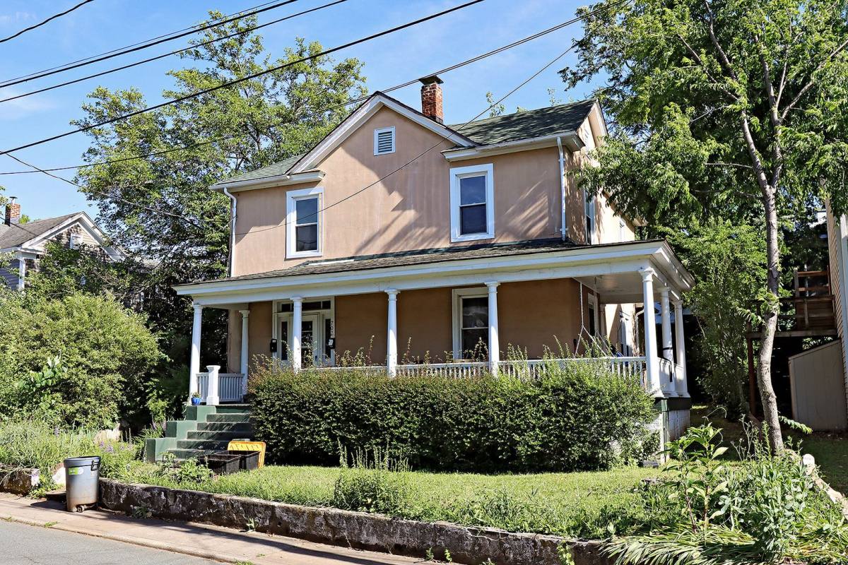 Apartment for rent at 702 Graves St, Charlottesville, VA 22902