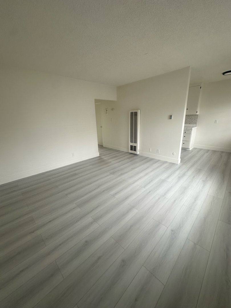 Apartment for rent at 835-849 W Vernon Ave, Los Angeles, CA 90037