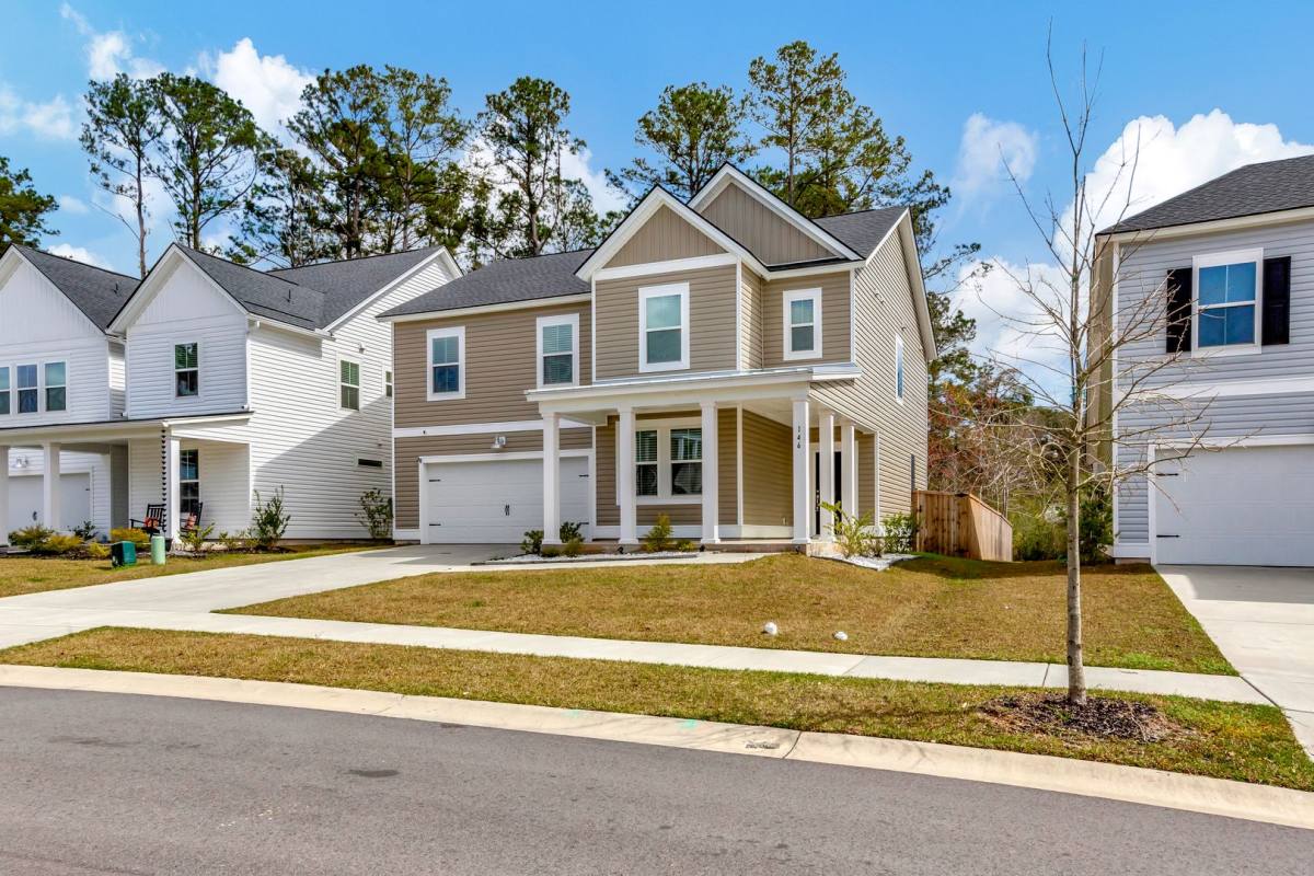House for rent at 146 Red Bluff St, Summerville, SC 29483