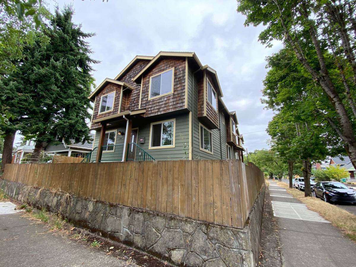 Apartment for rent at 5011 N Syracuse St, Portland, OR 97203