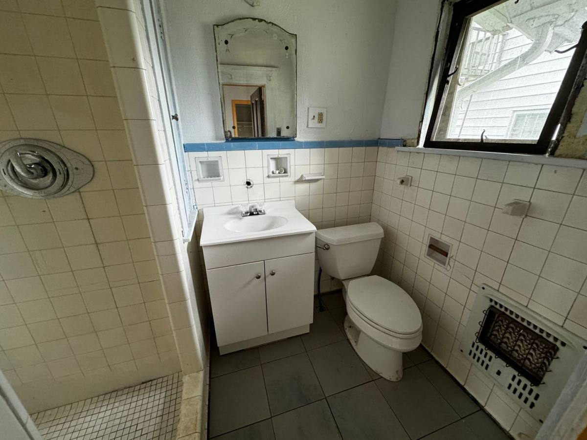 Apartment for rent at 1411 Yale Ave NW, Canton, OH 44703
