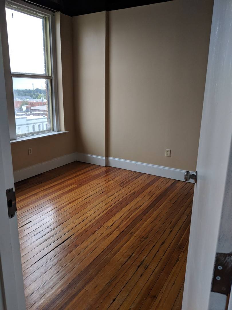 Apartment for rent at 114 Washington St SE, Gainesville, GA 30501