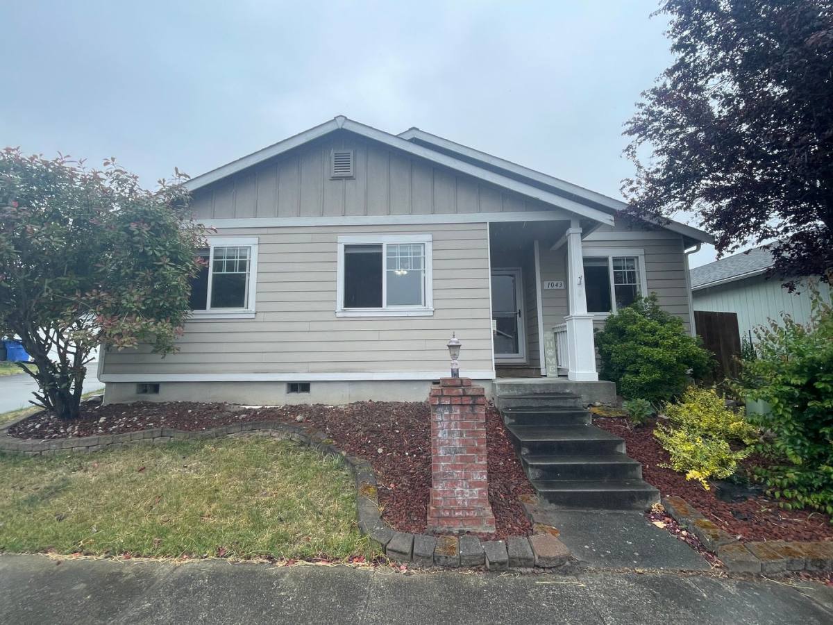 House for rent at 1043 NW Cordero Place, Oak Harbor, WA 98277