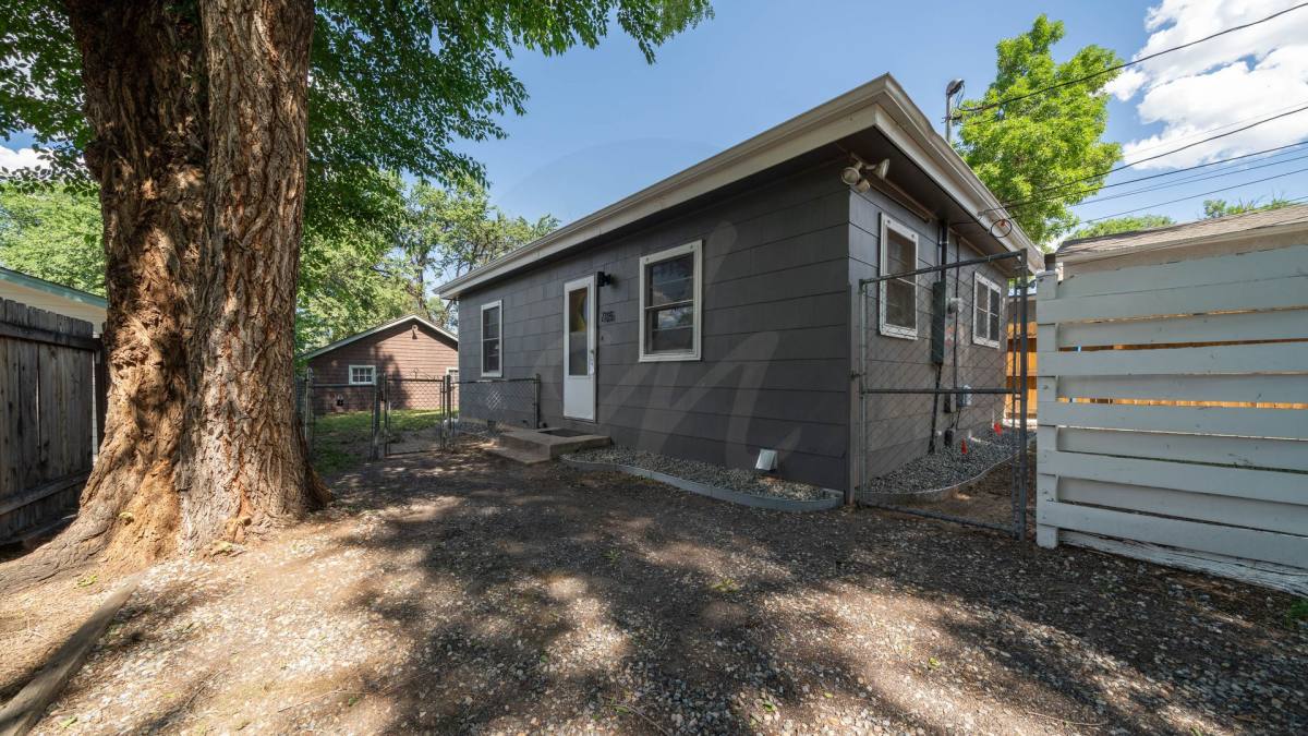 House for rent at 725 Arcadia Place, Colorado Springs, CO 80903