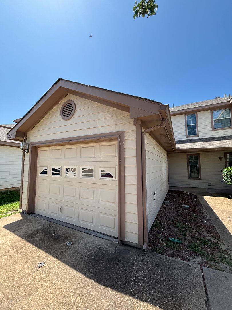 Apartment for rent at 7533 Kings Trail, Fort Worth, TX 76133