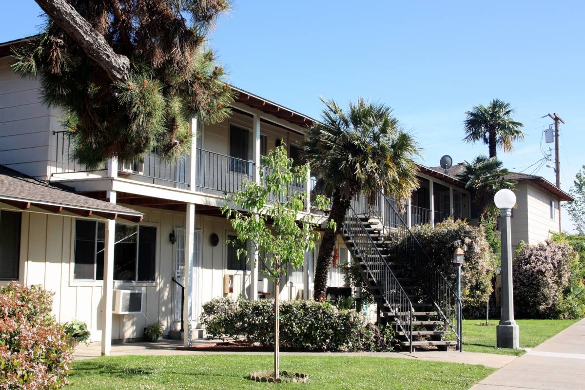 Apartment for rent at 428 W Oak St, Lodi, CA 95240