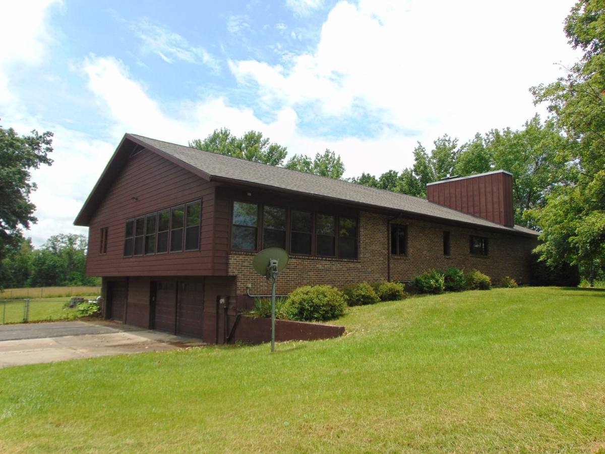 House for rent at 12820 Highway Ee, Rocheport, MO 65279