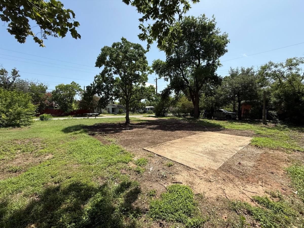Apartment for rent at 305 & 401 Chaparral Rd, Austin, TX 78745
