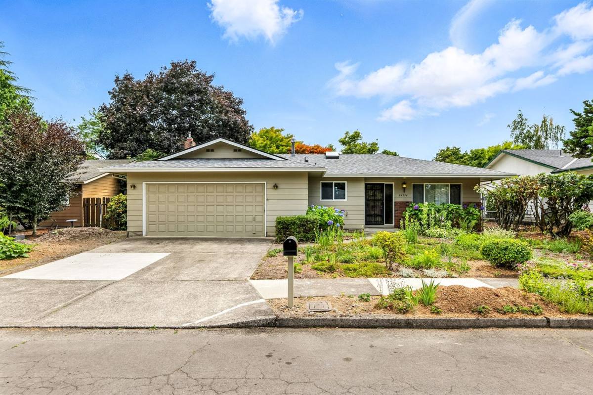 House for rent at 14334 NE Failing St, Portland, OR 97230
