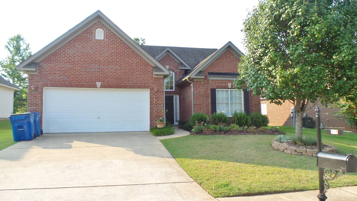 House for rent at 571 Bentmoor Dr, Helena, AL 35080
