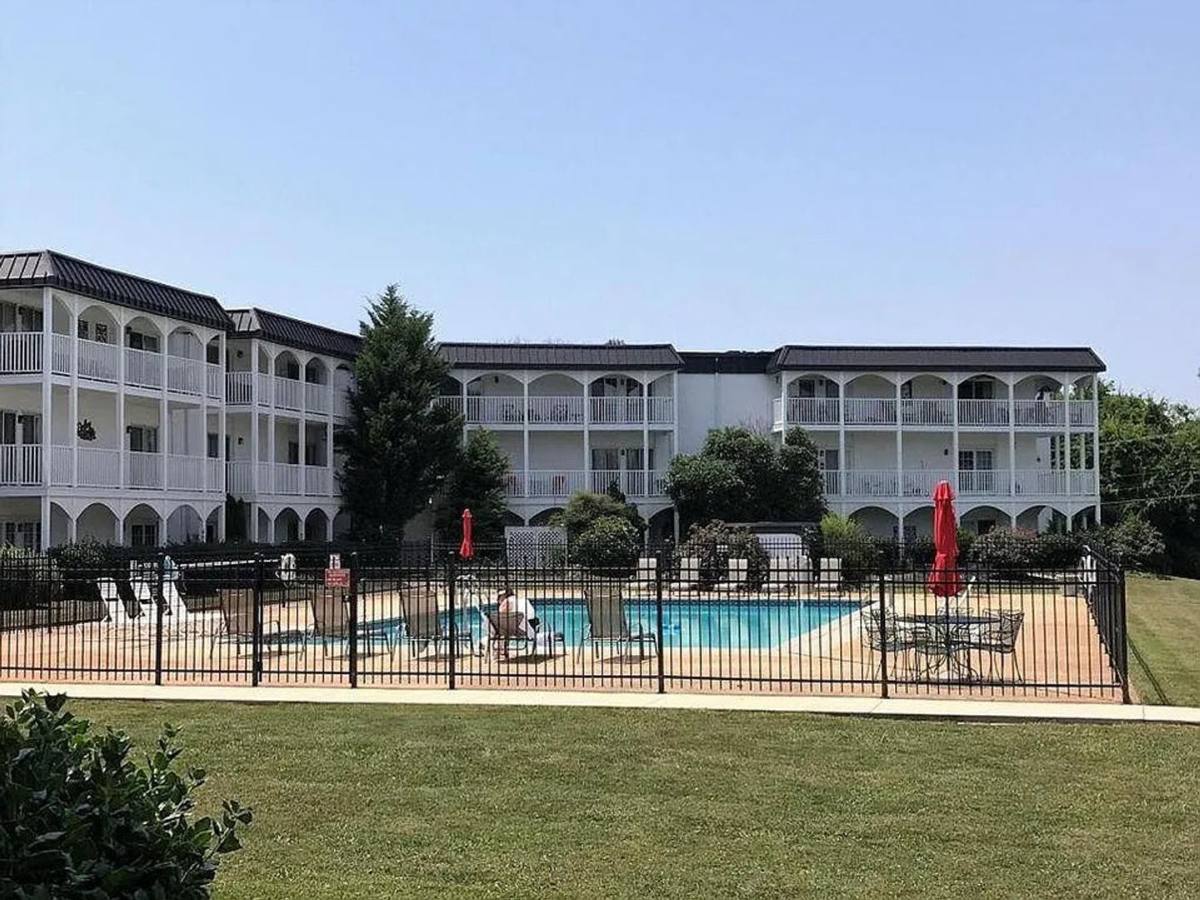 Condo for rent at 5709 Lyons View Pike, Knoxville, TN 37919