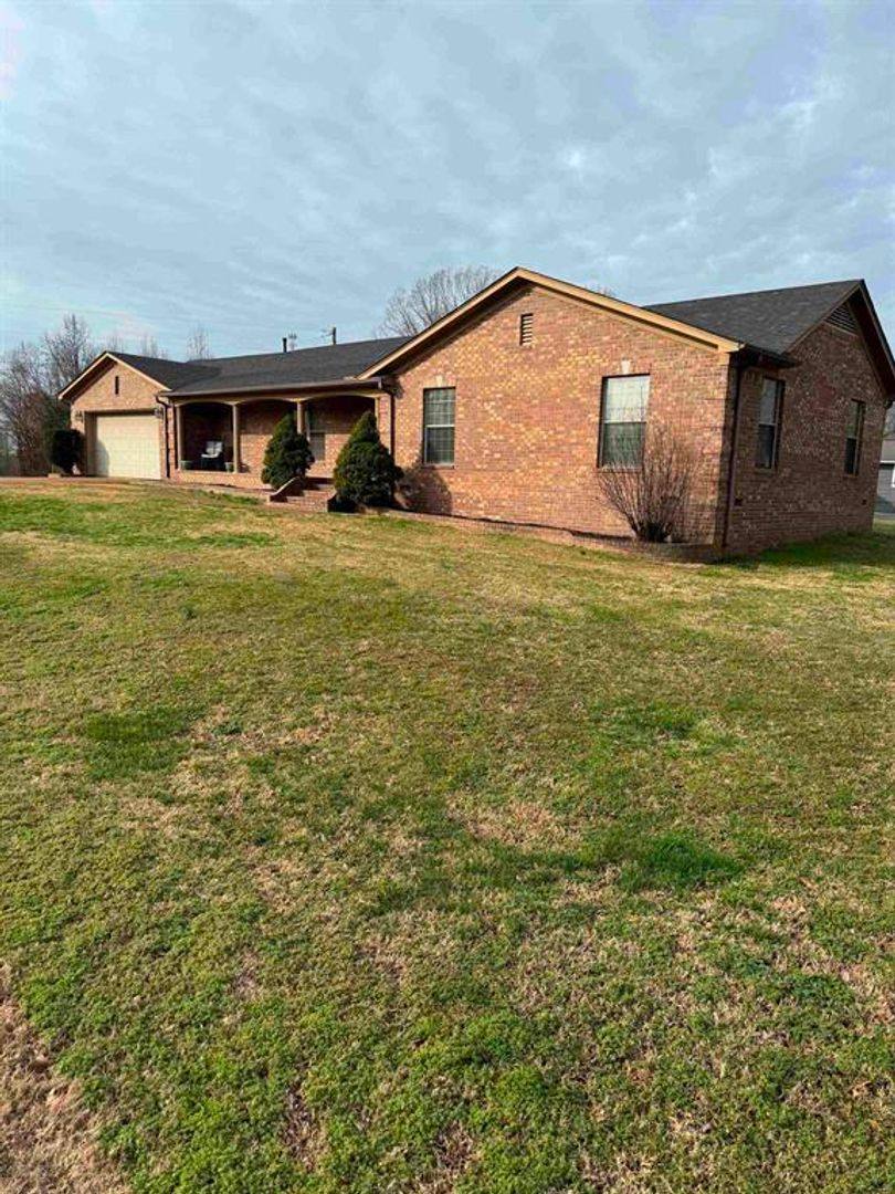 House for rent at 400 Thomas Rd, Eads, TN 38028