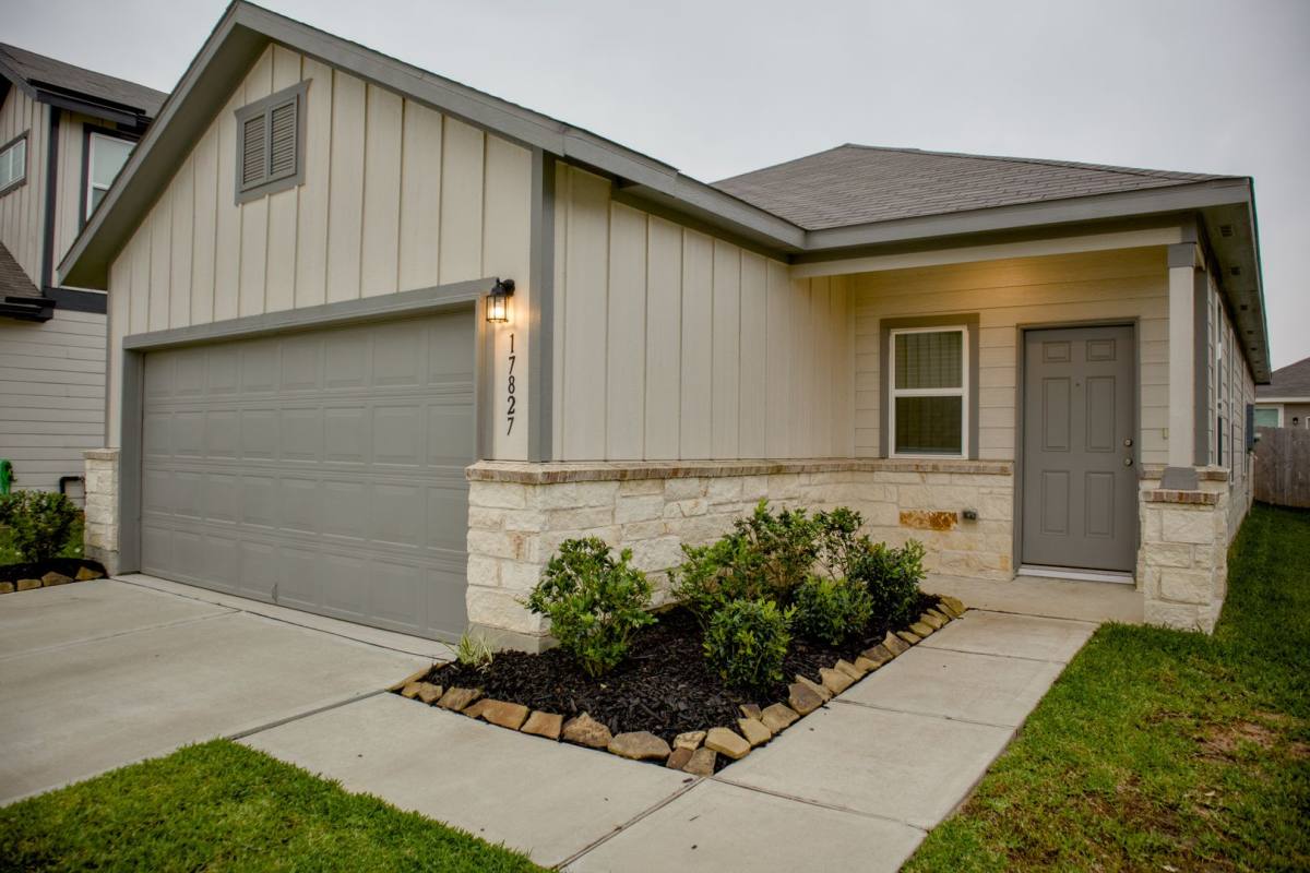 House for rent at 17827 Pumpkin Vine Dr, Hockley, TX 77447