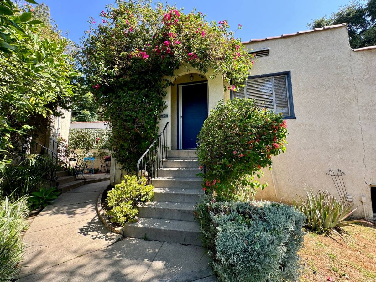 Apartment for rent at 1712-1714 Gillette Crescent Dr, South Pasadena, CA 91030
