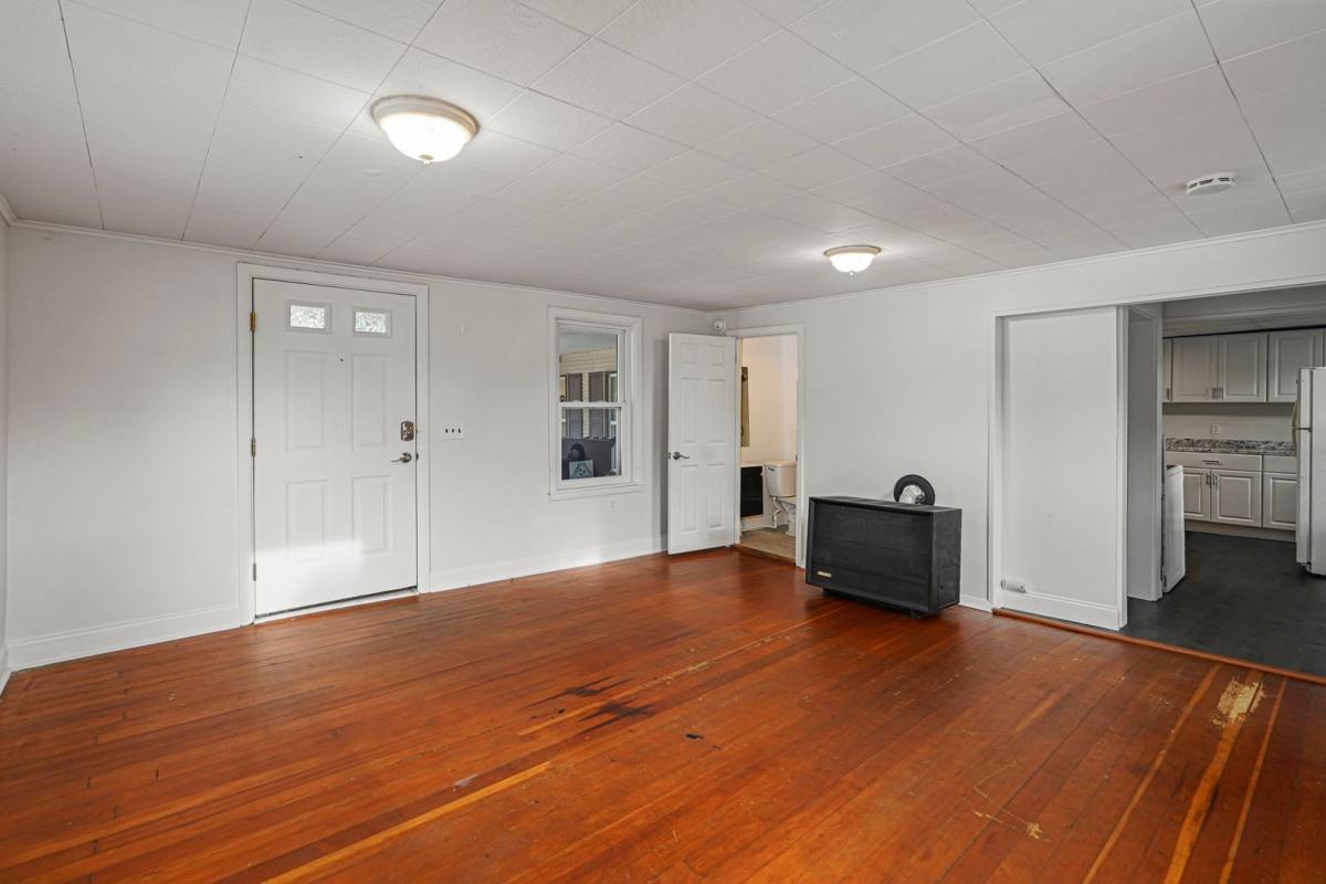 Apartment for rent at 84 Main St, Spencer, MA 01562