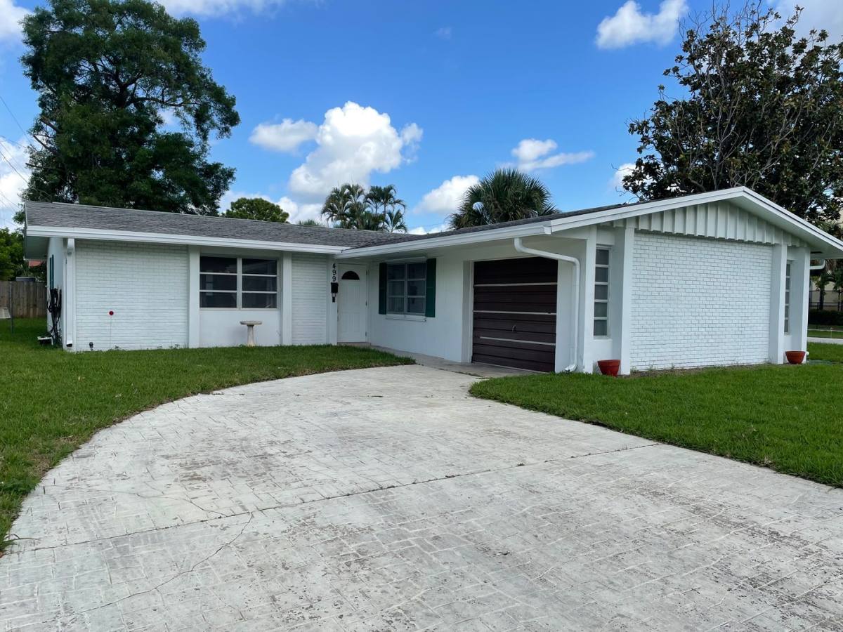 House for rent at 499 Iris Ave, Palm Beach Gardens, FL 33410