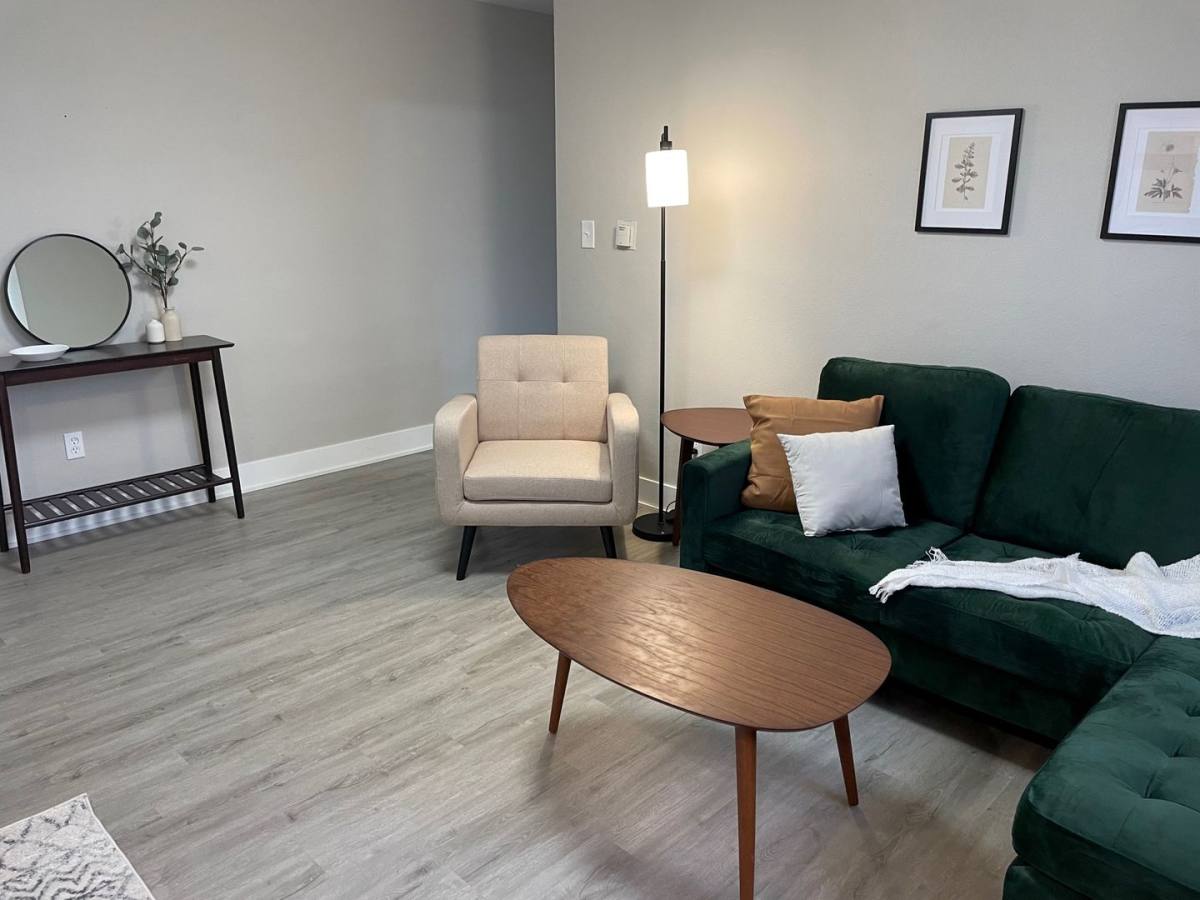 Apartment for rent at 1222 E Seneca Ave, Des Moines, IA 50316