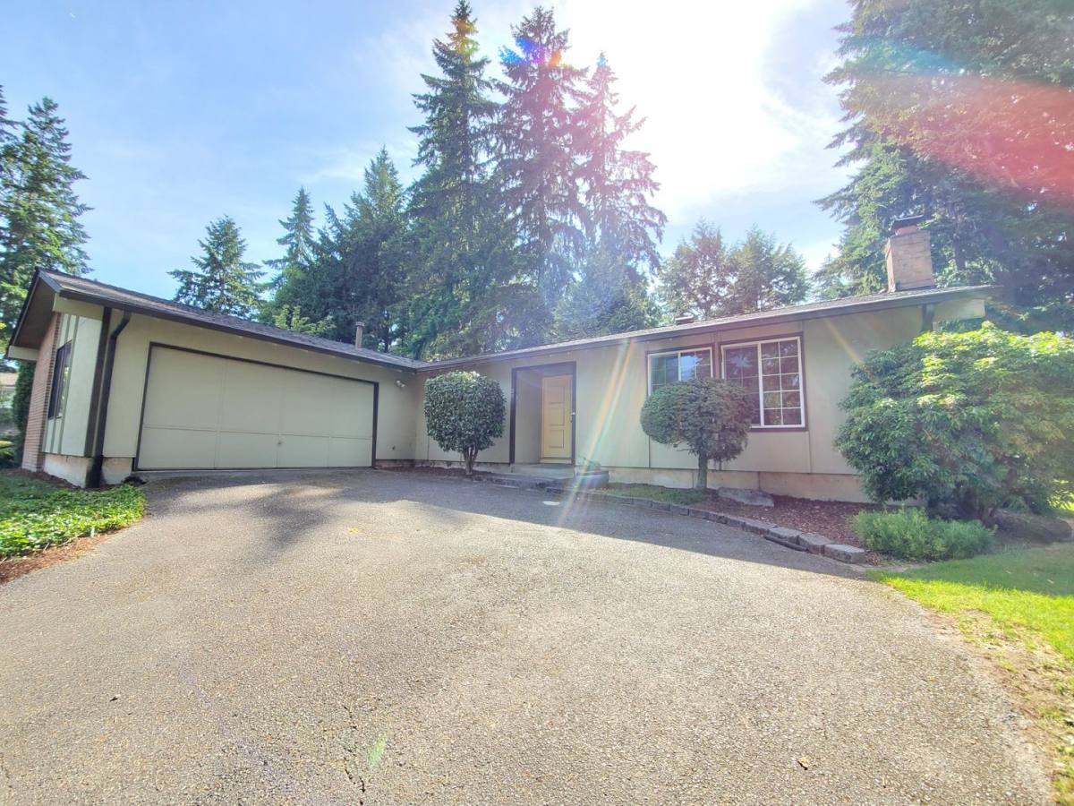 House for rent at 2811 182nd Ave NE, Redmond, WA 98052