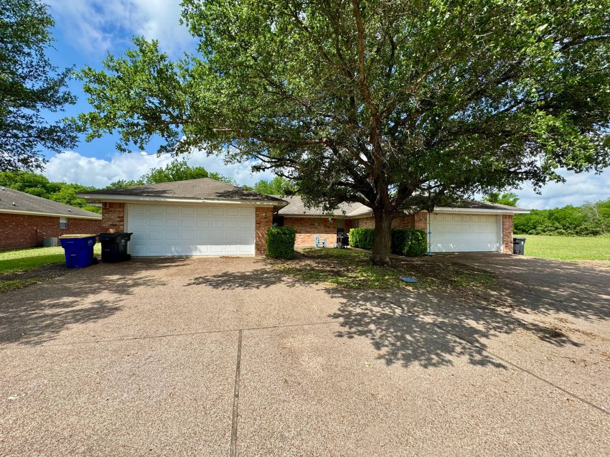 House for rent at 804 Old Lorena Rd, Lorena, TX 76655