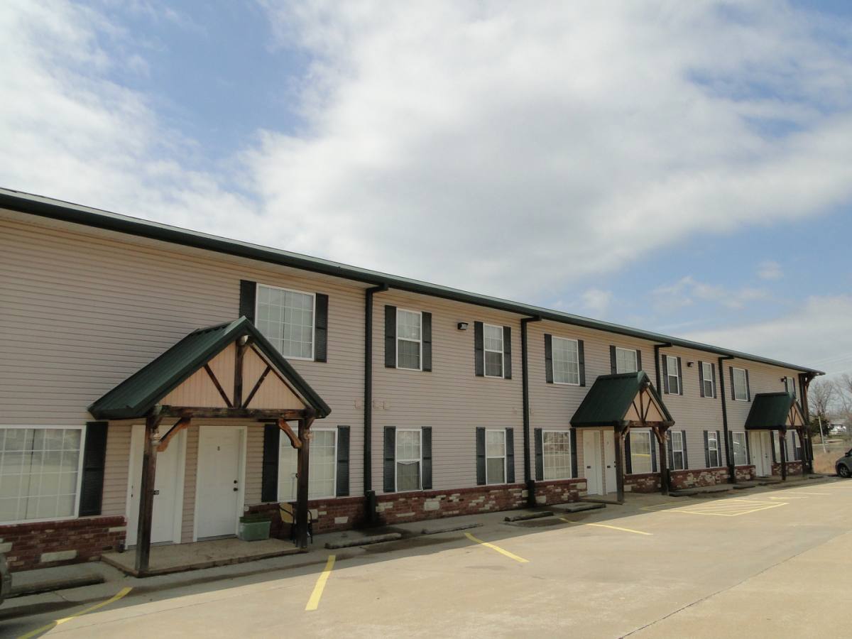 Apartment for rent at 22191 Highway Y, Saint Robert, MO 65584