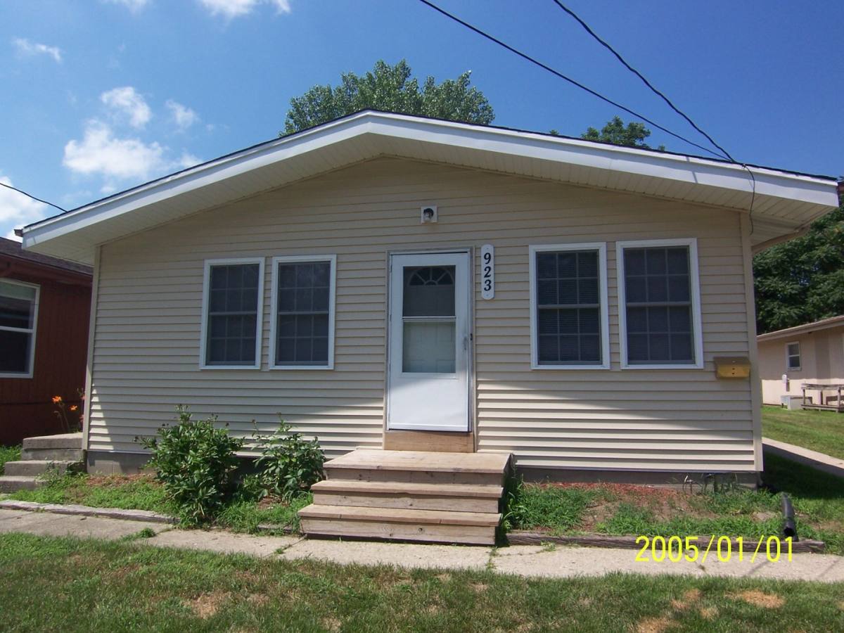 House for rent at 923 Garfield Ave, Ames, IA 50014