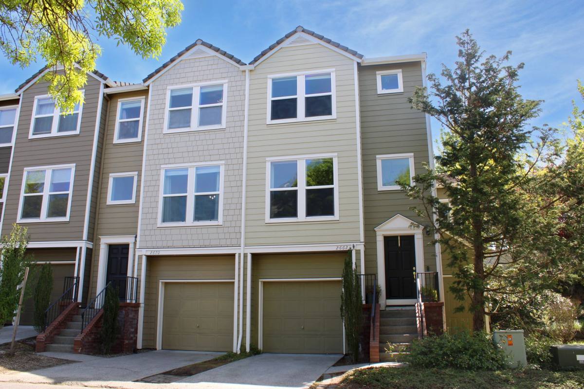 Townhouse for rent at 2670 NW Kennedy Court, Portland, OR 97229