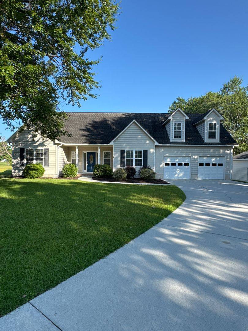 House for rent at 104 Bogey Court, Hampstead, NC 28443